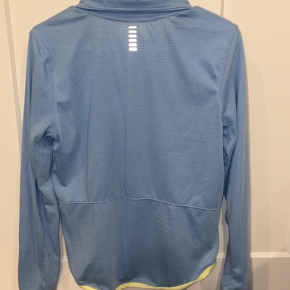 under armour - size medium - Picture 3 of 3